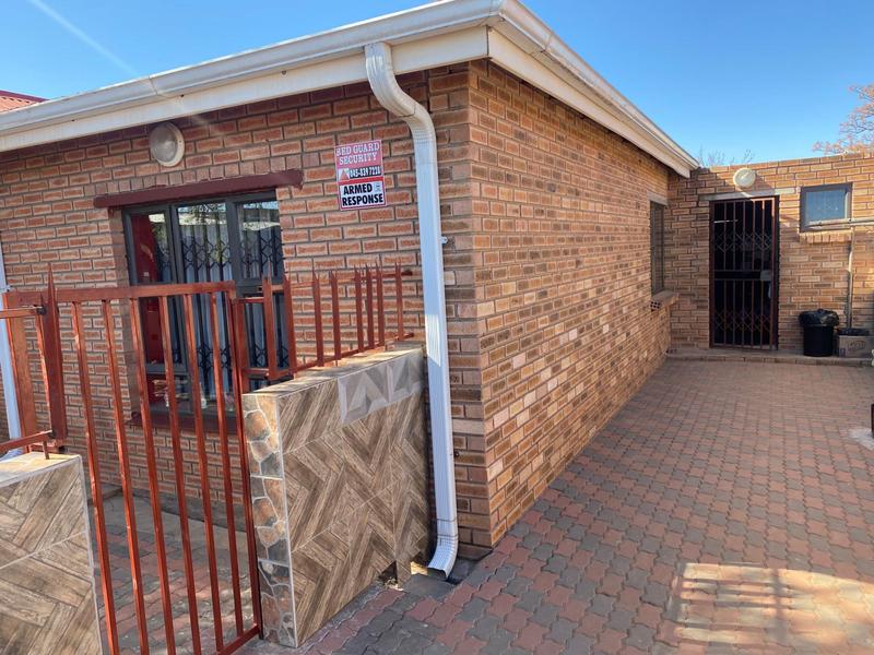 4 Bedroom Property for Sale in Mlungisi Eastern Cape